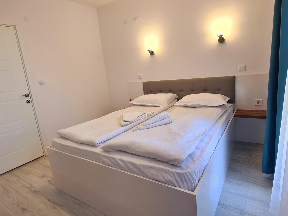 Dolphin Beach Apart Obzor Exterior foto